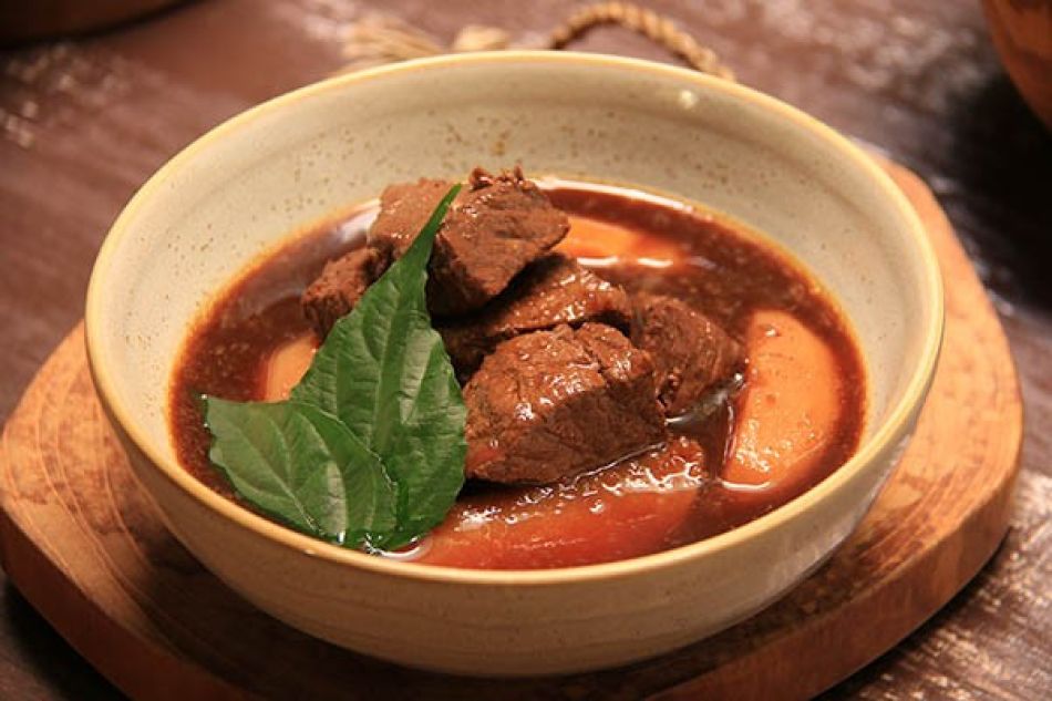 Semur Daging: in ketjap gestoofd rundvlees