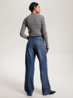 Cardigã de malha micro trançada com modelagem slim.