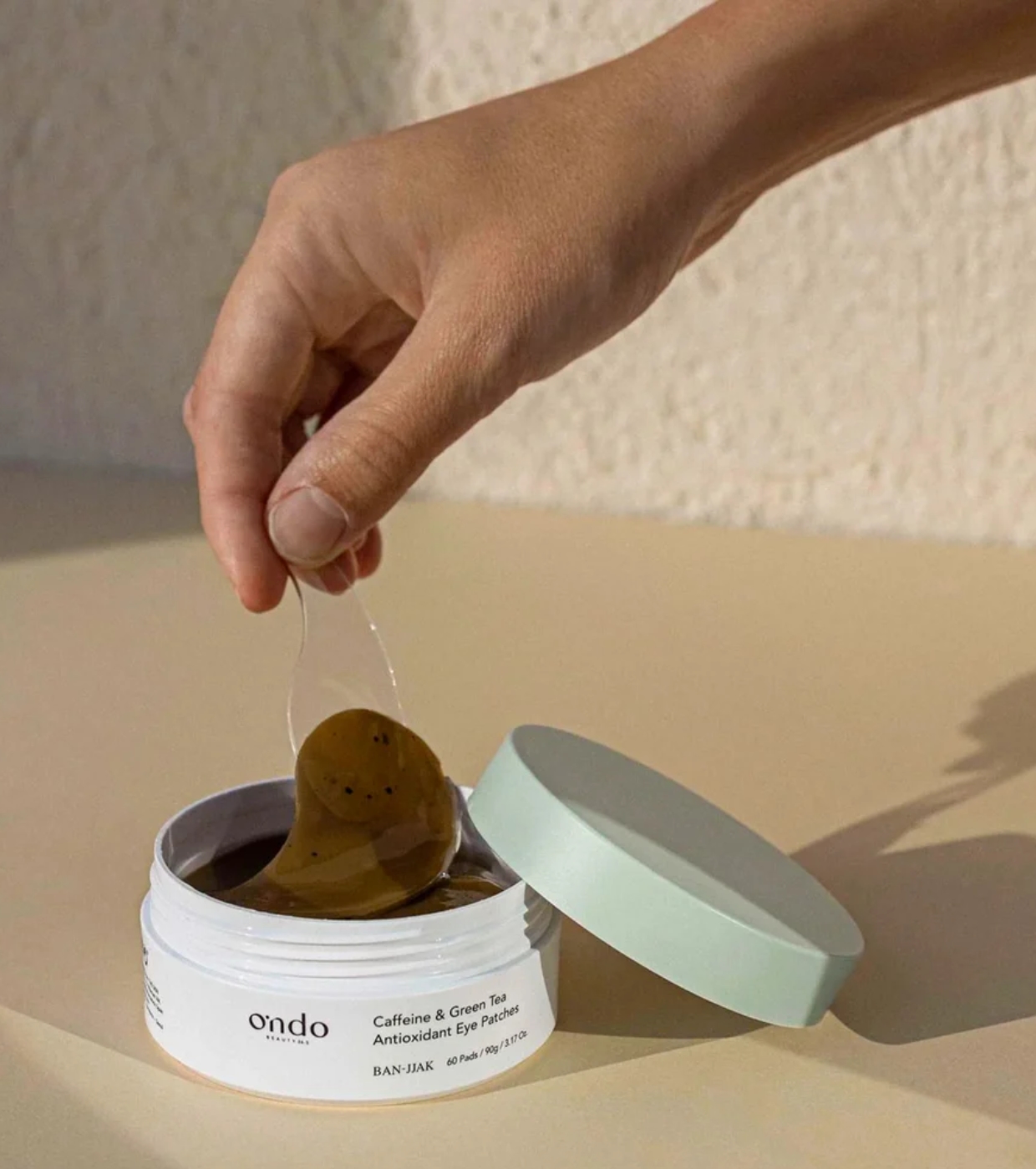 Ondo Beauty 36.5 - Adesivos de hidrogel para contorno de olhos com cafeína e chá verde
