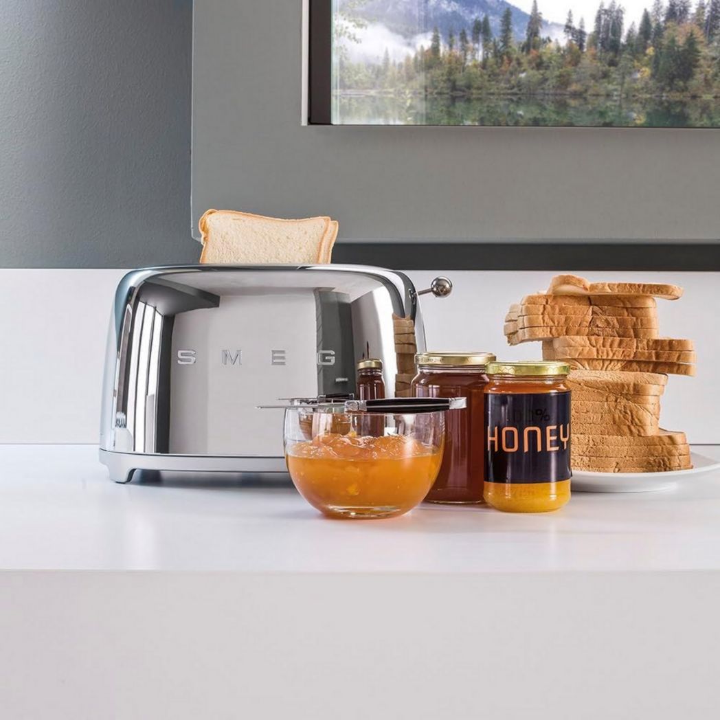 Smeg KFL03SSUK et TSF01SSUK – Bouilloire chromée et grille-pain deux tranches – Modèle Kettle 2017