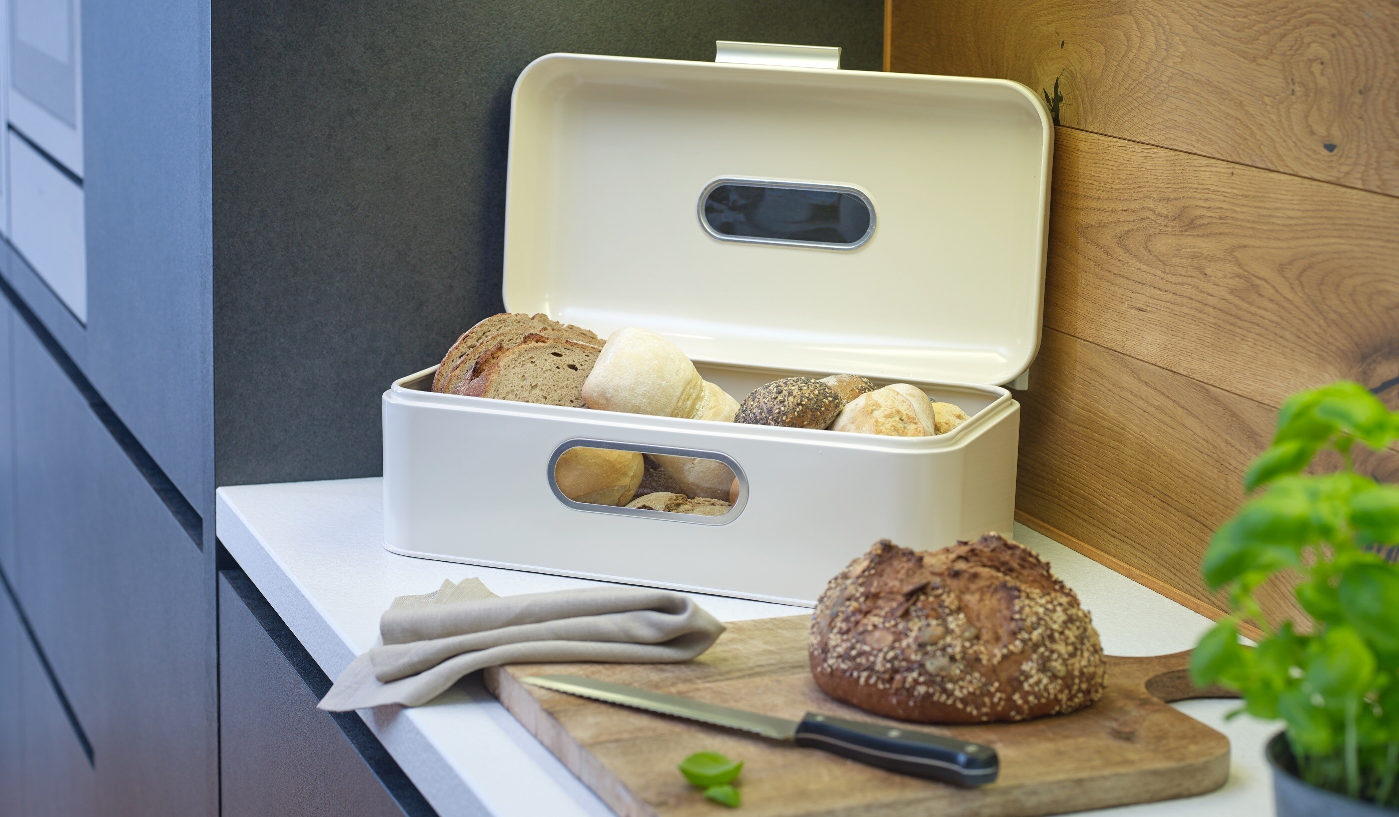 Echtwerk Retro-Brotkasten aus Metall