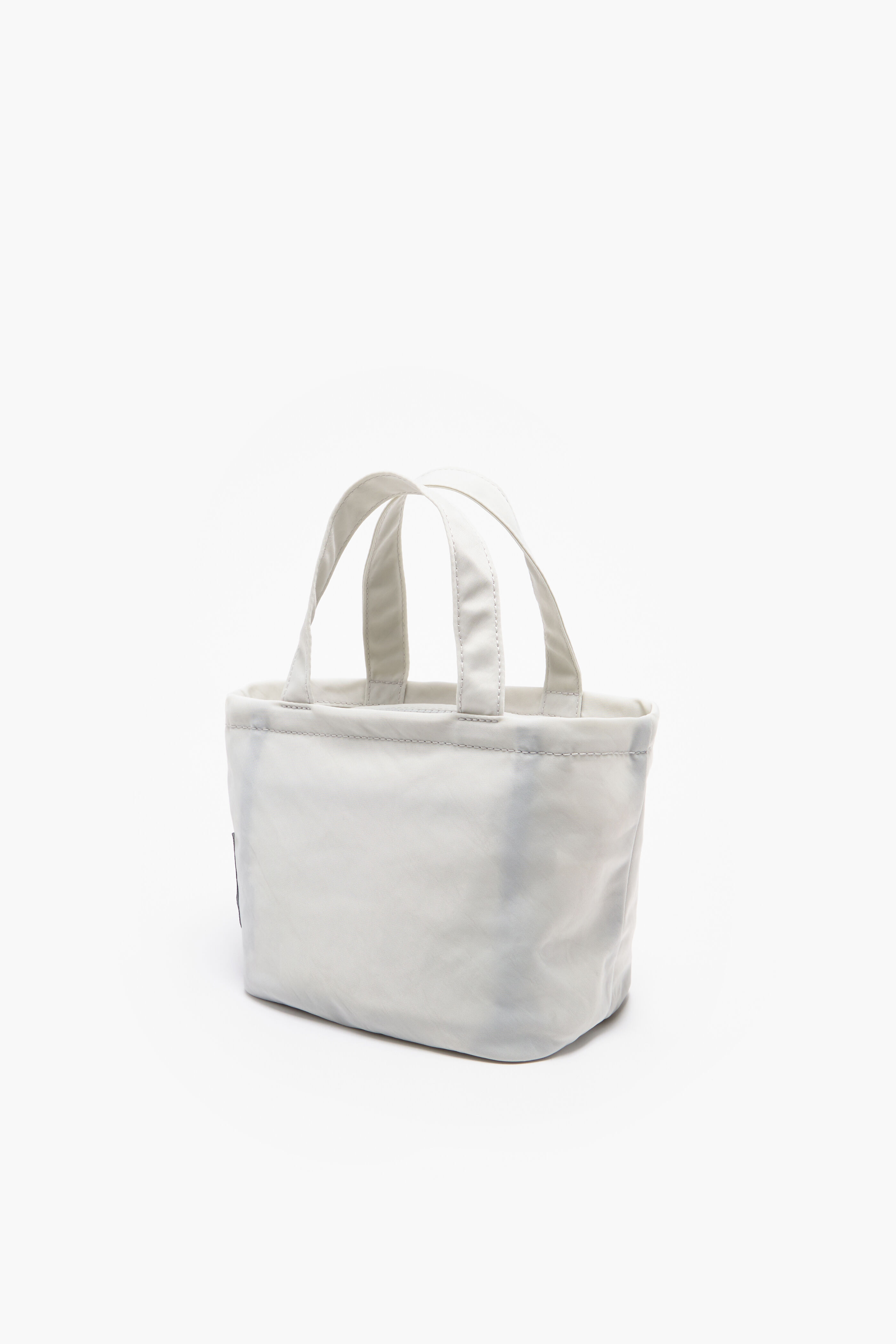 Bolsa mini trapezoidal em náilon cinza gelo