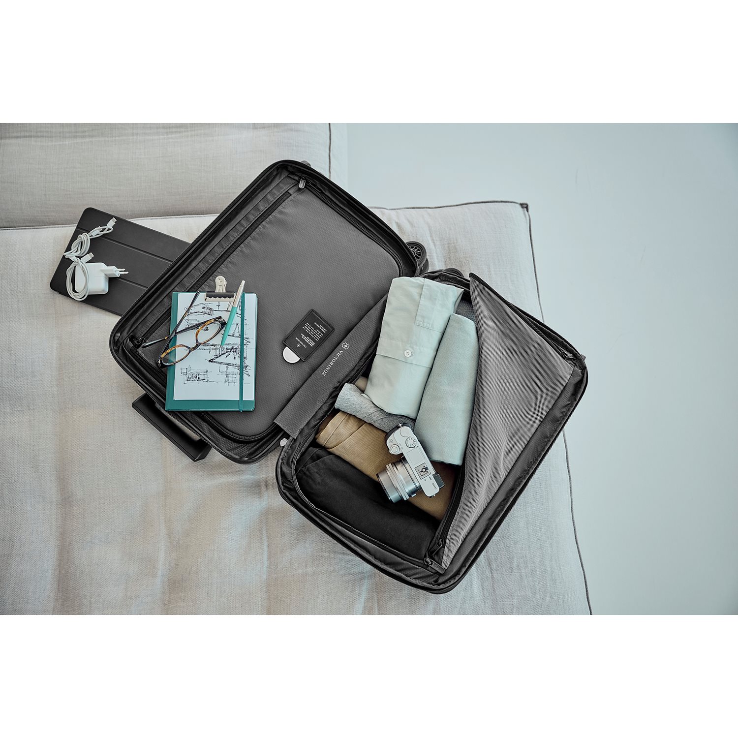 Victorinox Airox Advanced Frequent Flyer Carry-On black