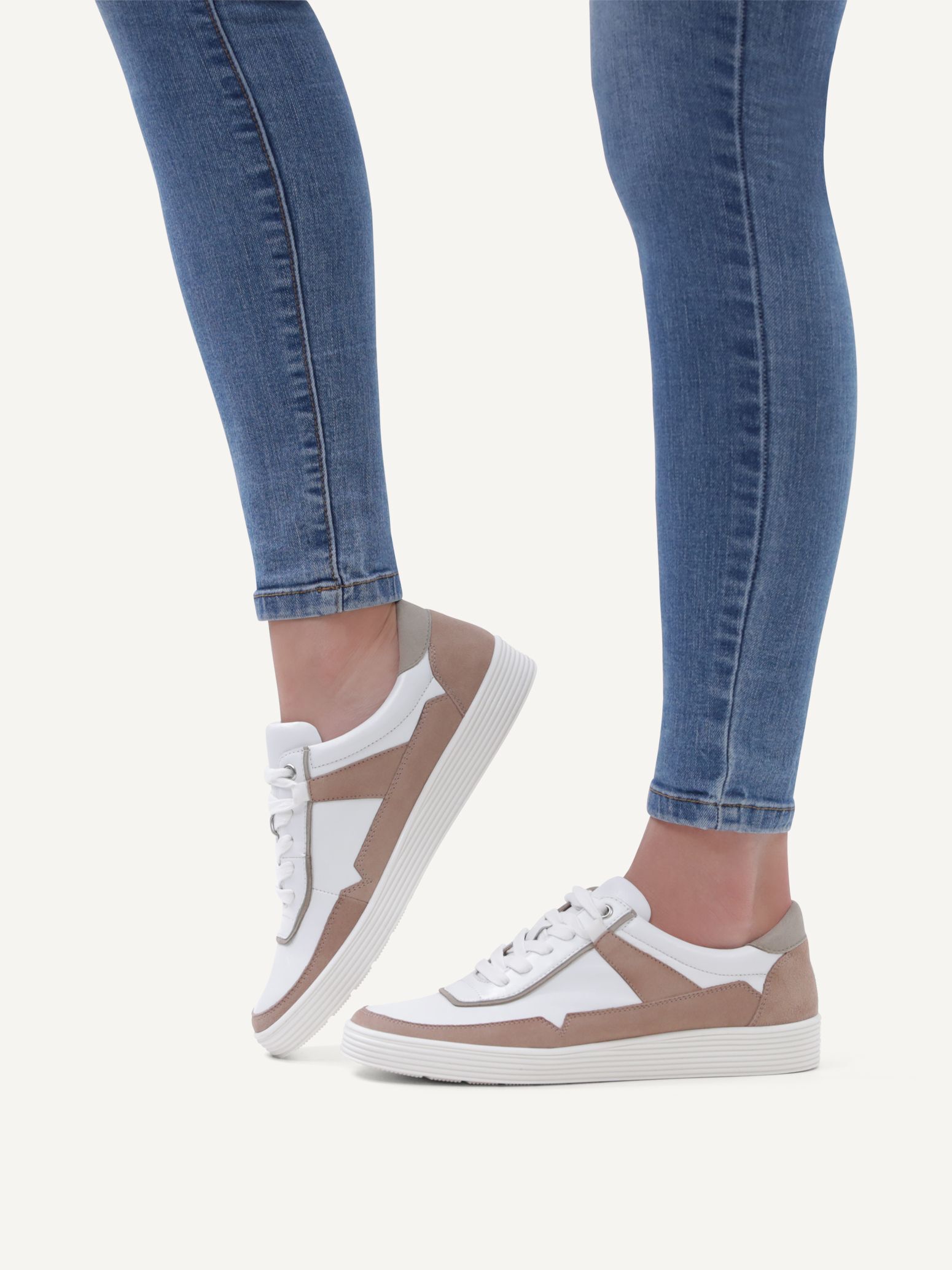 Sneaker