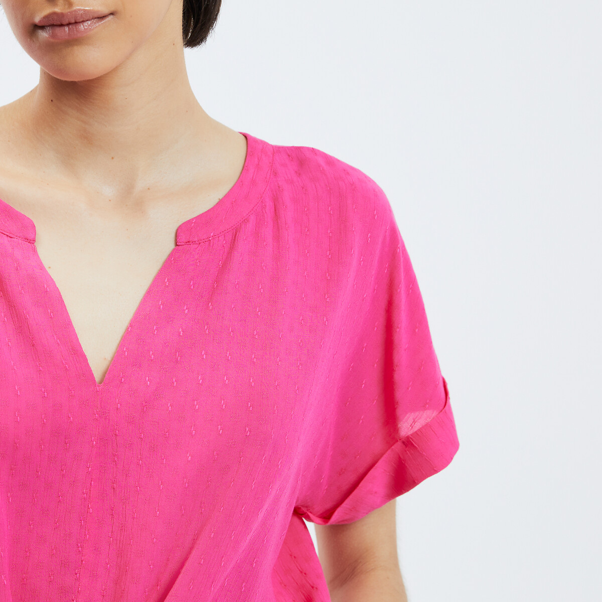VERO MODA<br>Blusa curta, pode ser amarrada