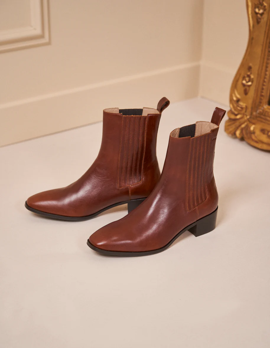 Bottines plates Faustine - Cuir plissé acajou
