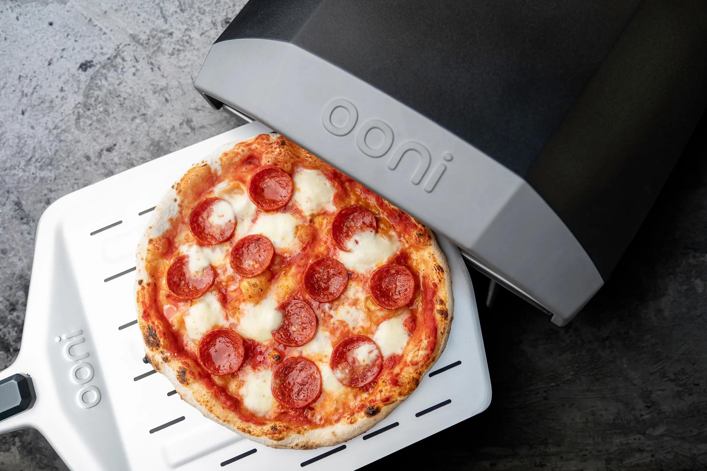 Ooni 12 Pizzaspade m. huller