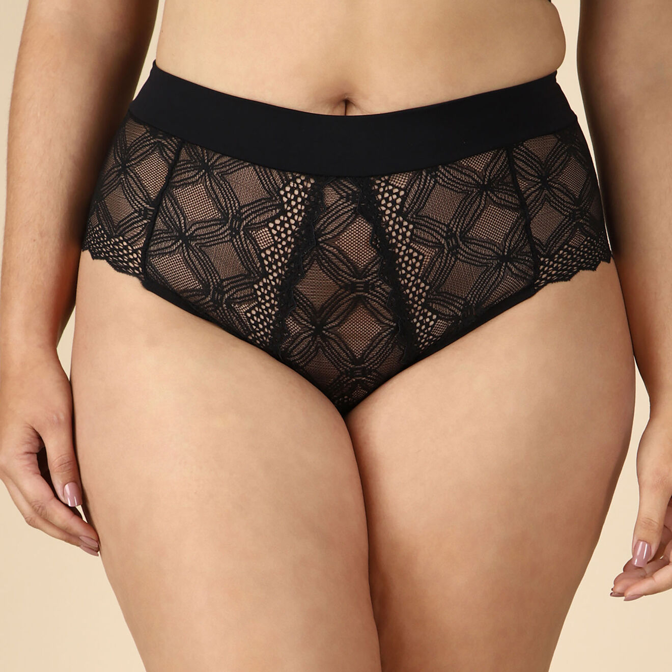 Liz Shorty dentelle noir