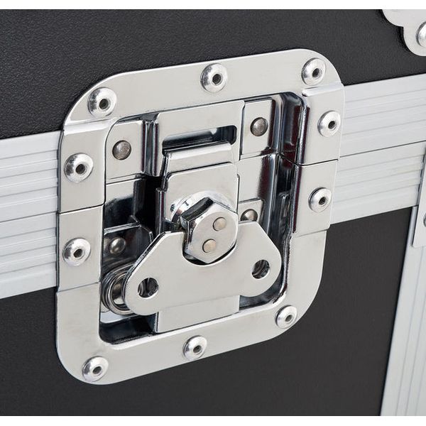 Flyht Pro Case Stacking 1