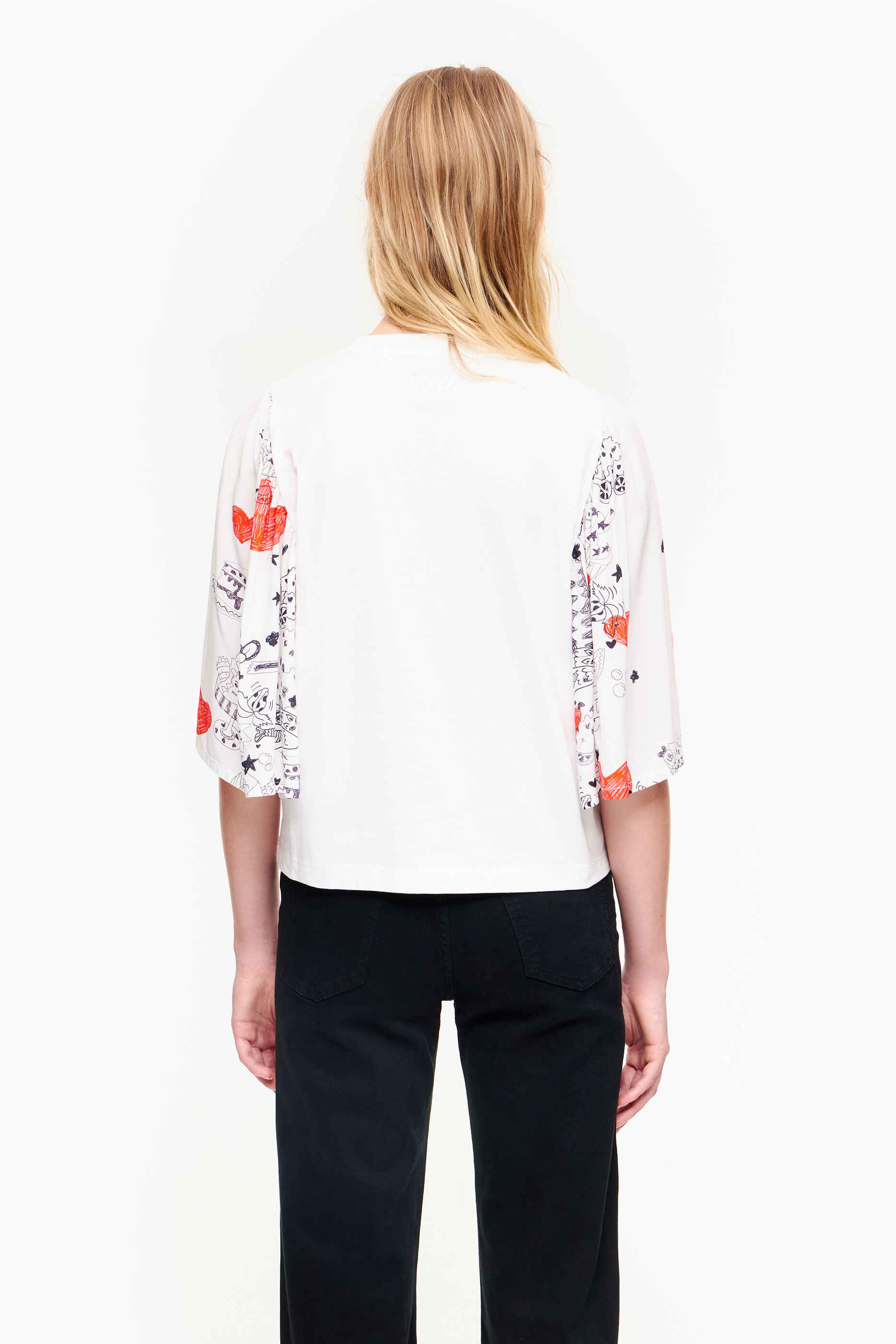 Camiseta de camada dupla com estampa de coração e apelido