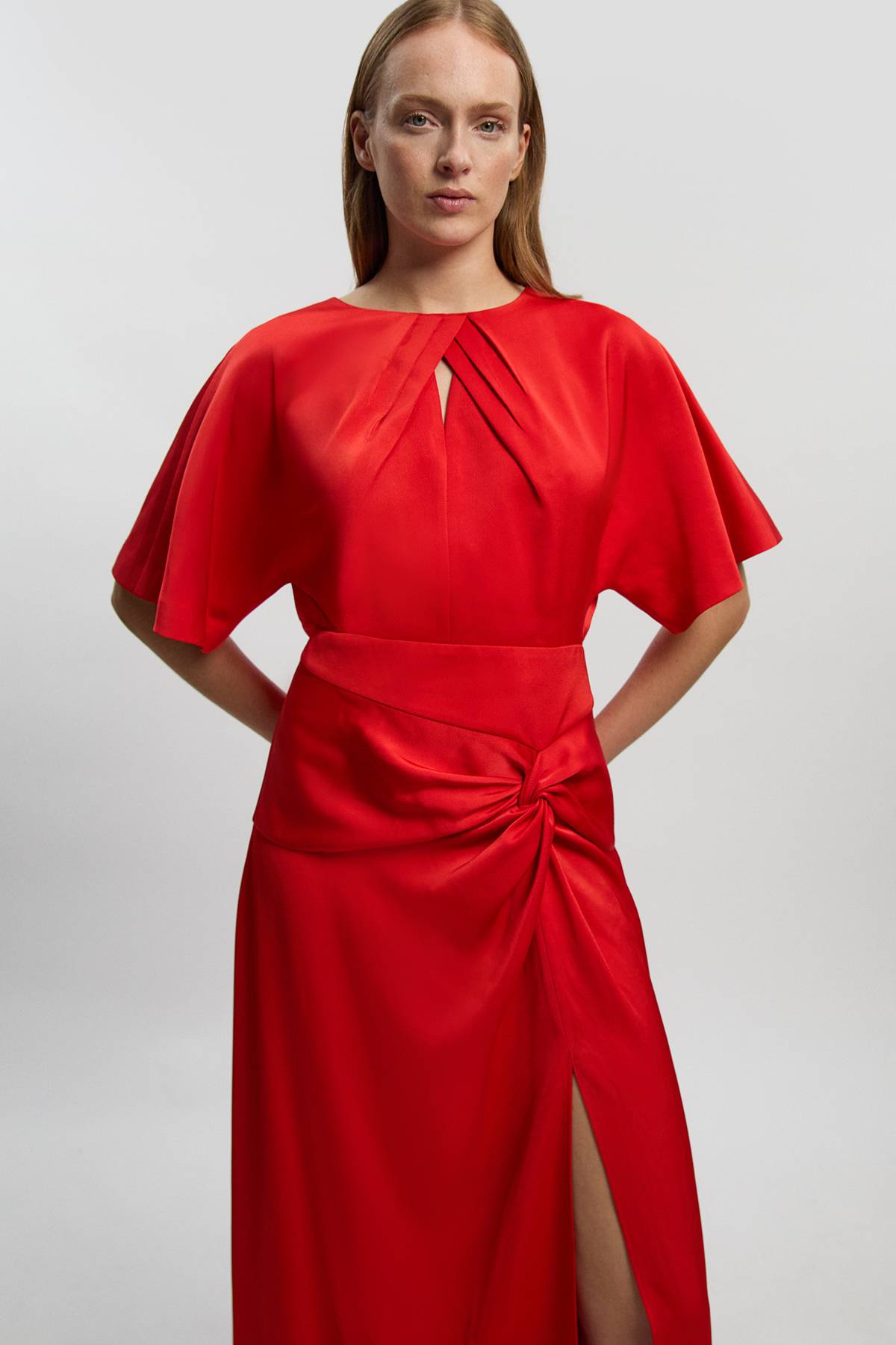KarenMillen Robe Midaxi En Crêpe Satiné Dos Avec Détail Torsadé