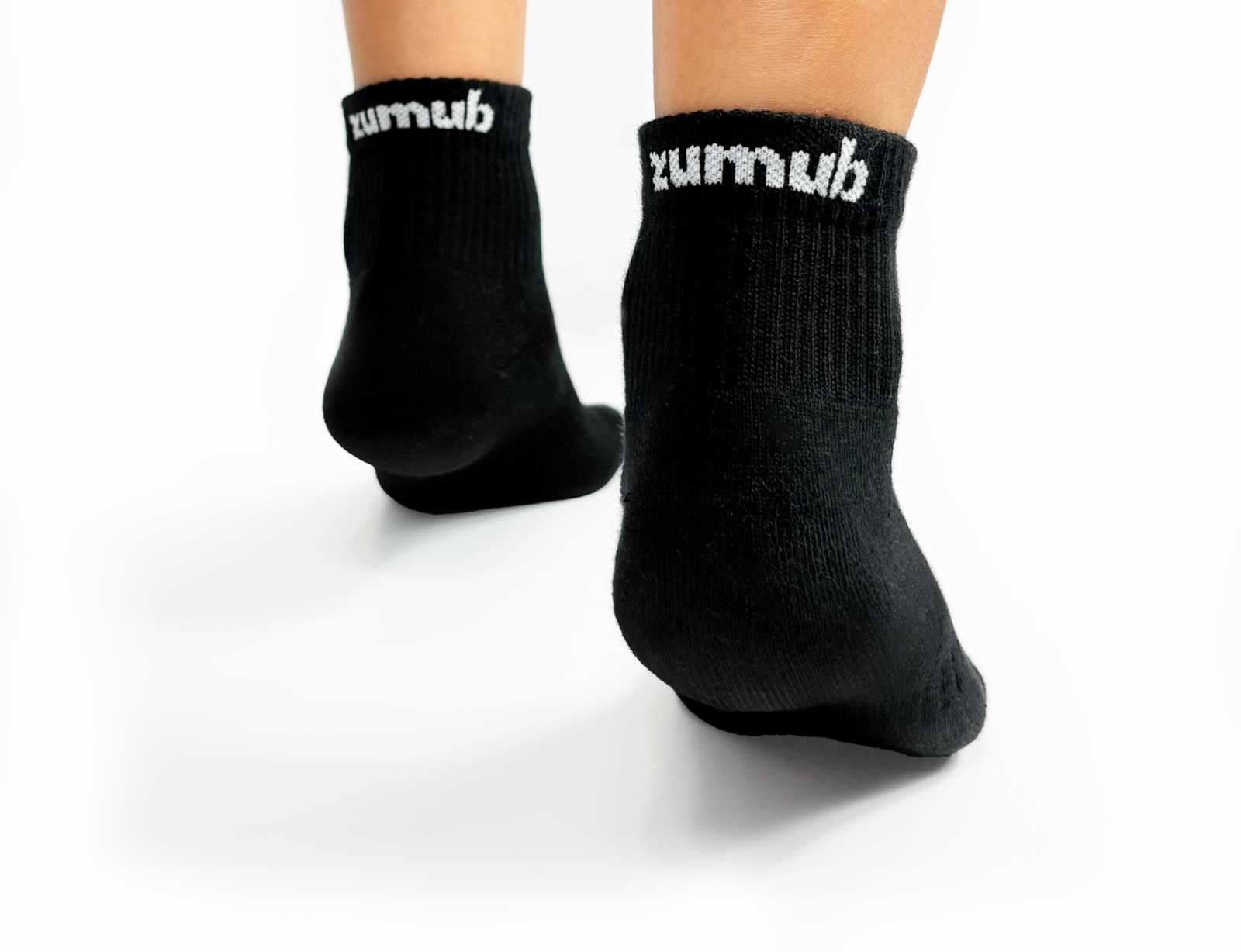 Meias pretas de cano curto Zumbab Basics