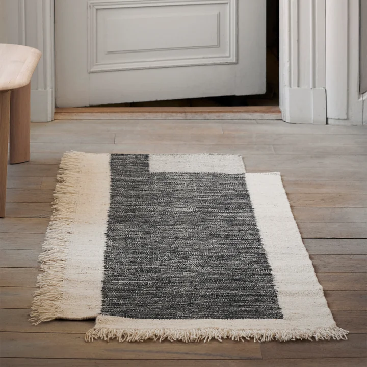 Ferm Living - Counter Teppich, 140 x 200 cm, charcoal / off-white