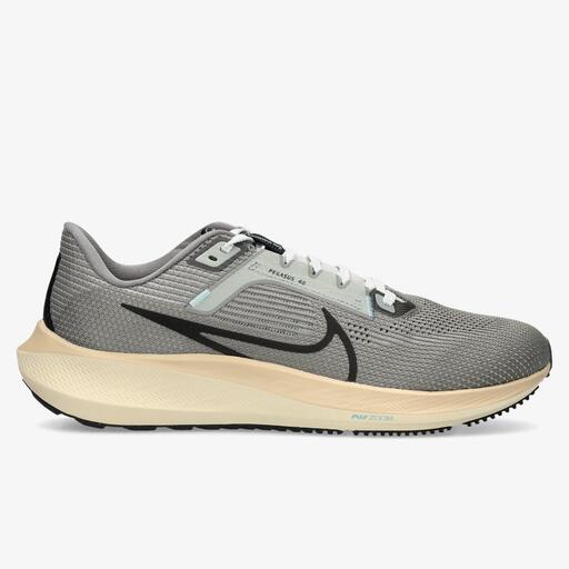 Nike Pegasus 40