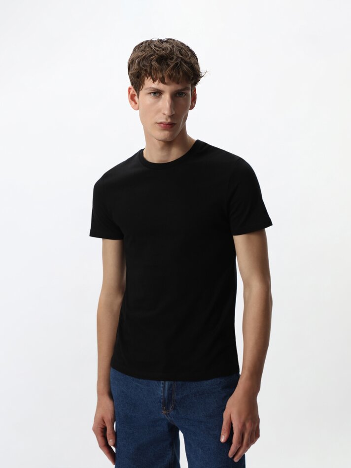 Pacote com 2 camisetas básicas - Pretas