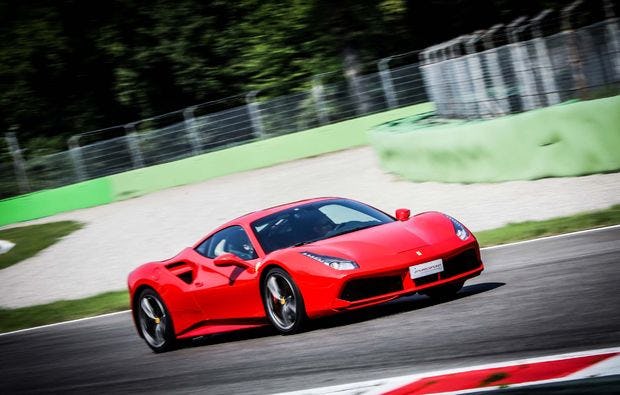 Ferrari fahren Red Bull Ring als Geschenk