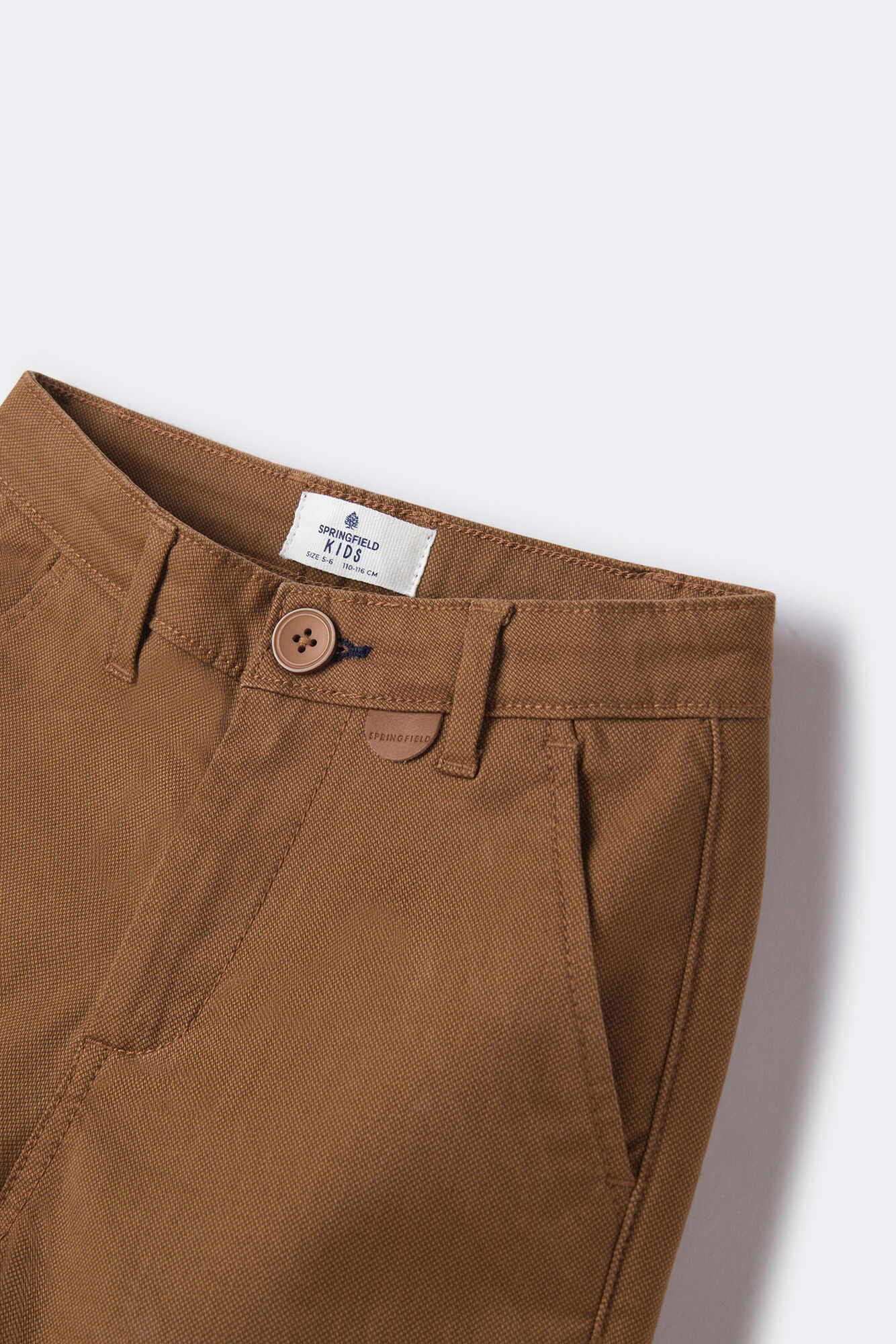 Calças chino com microestampa para meninos