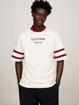 Camiseta Hilfiger Monotype com mangas listradas