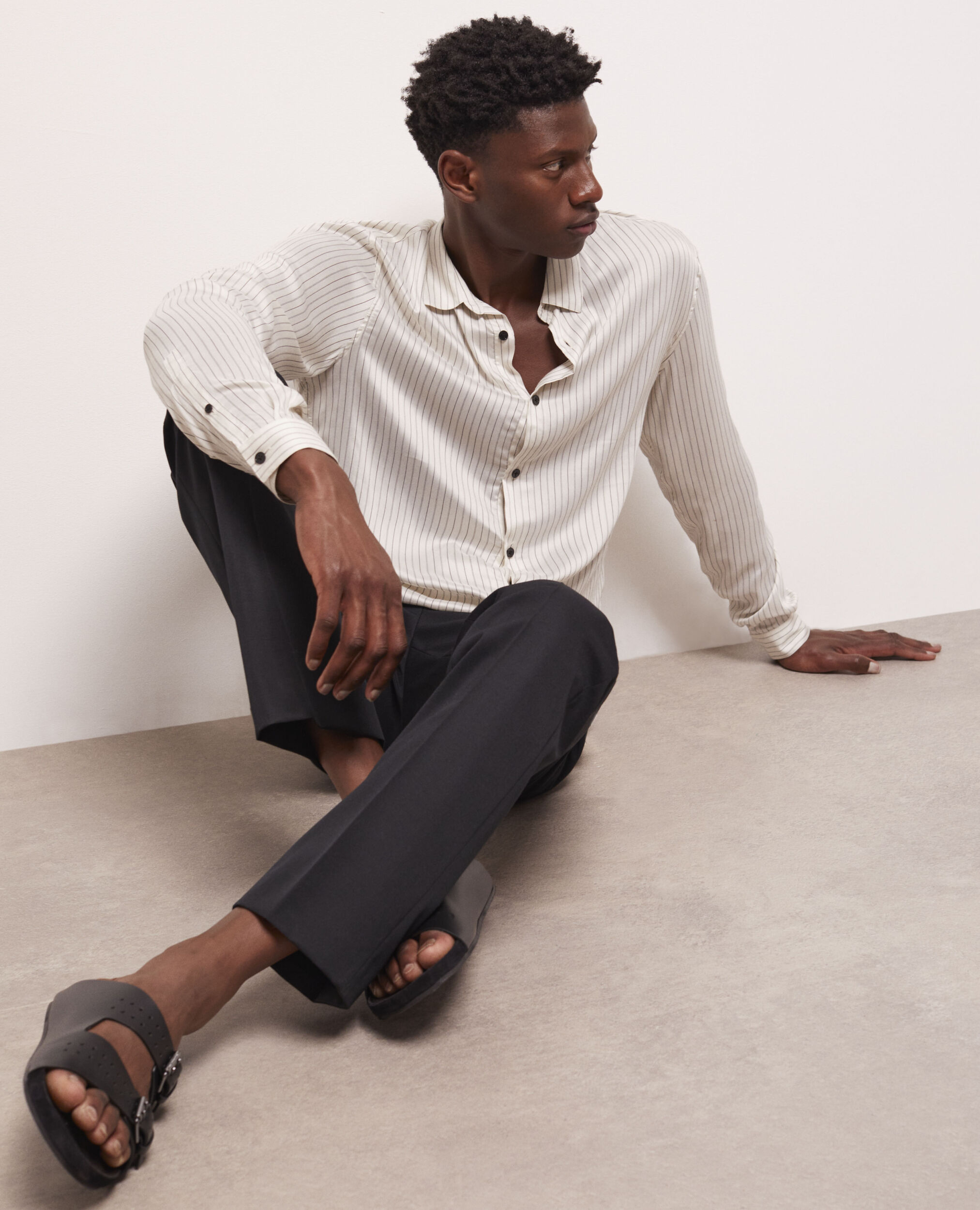 Chemise col classique slim à rayures écrue