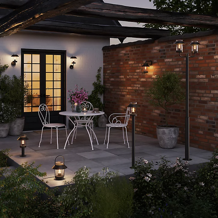 Borne Caprera taille S E27 25W IP44 GoodHome noir
