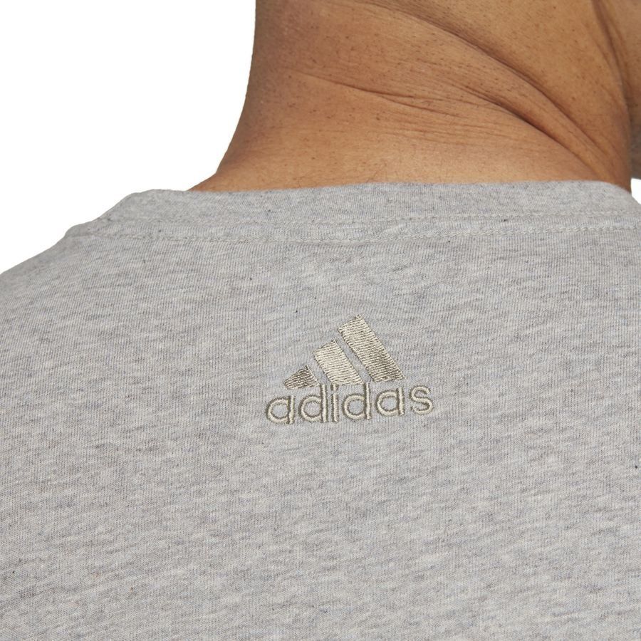 Adidas T-shirt avec logo brodé linéaire en jersey Essentials