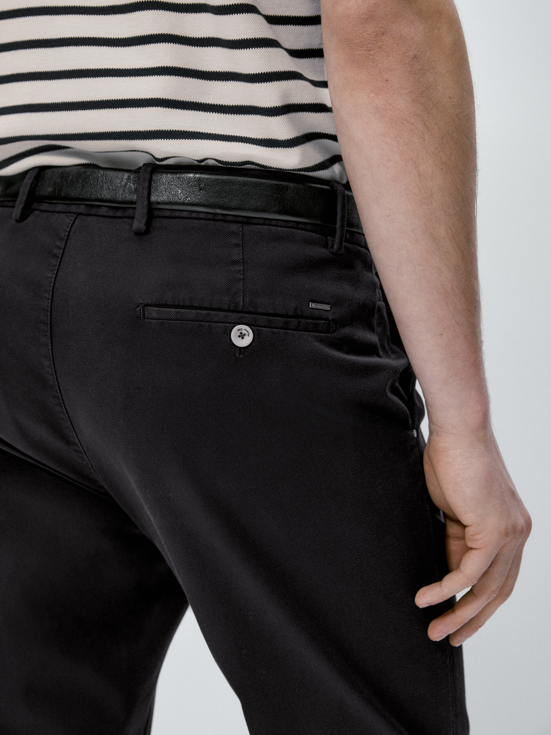 Calça chino micro estructura tapered fit - AZUL MARINO