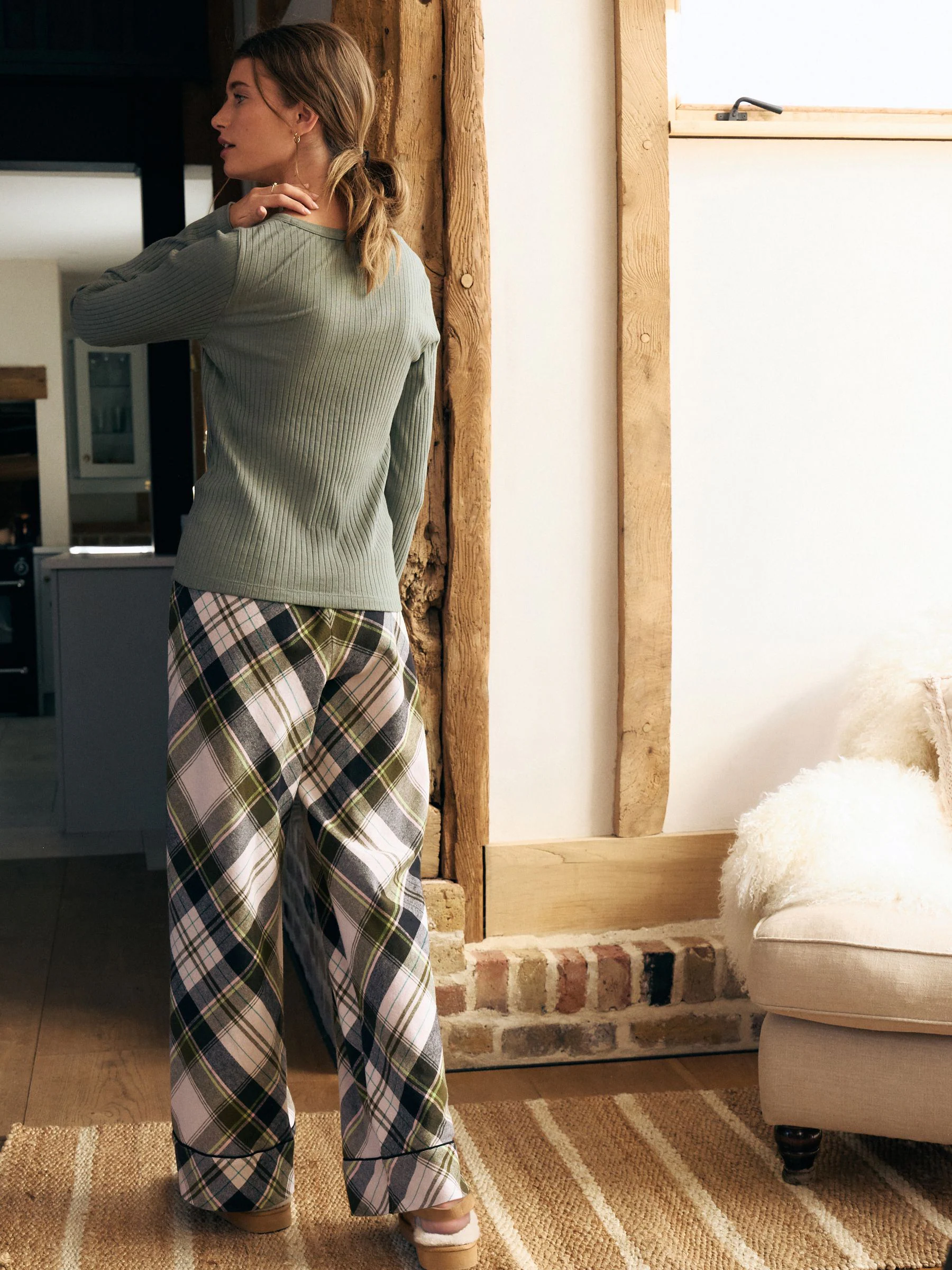 Kakigroen - Geribbelde pyjama met ruit en lange mouwen