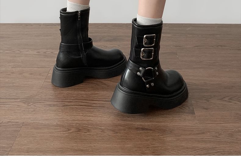 Queen Zoo - Platform Plain Buckled Short Boots