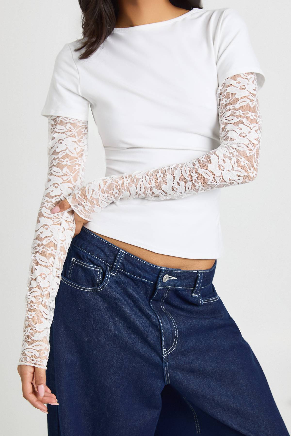 boohoo T-shirt Court à Manches en Dentelle