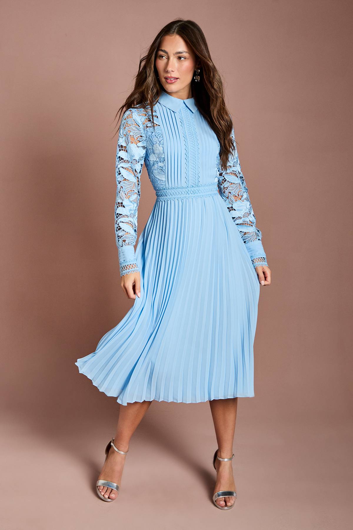 Coast Robe Chemise Mi-Longue à Manches Longues avec Dentelle et Plis
