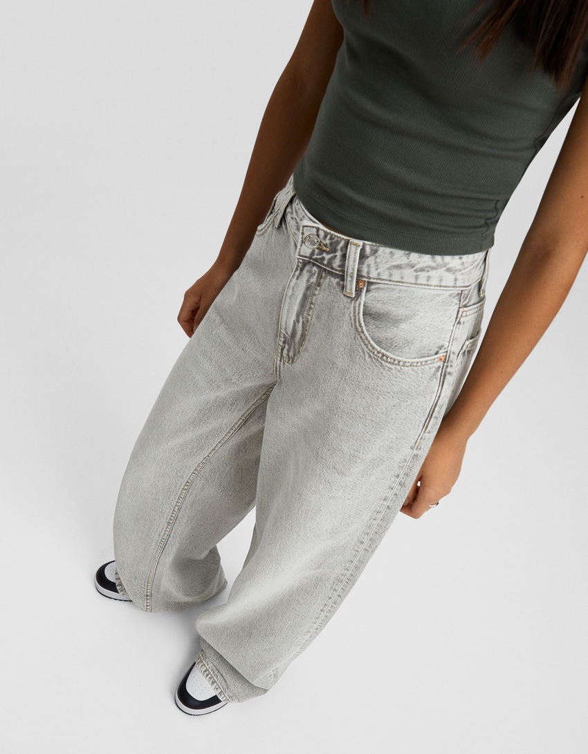 calça jeans de perna larga
