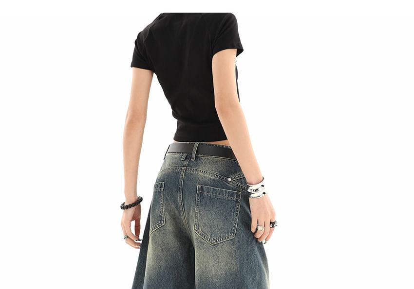 Elyou - Low Rise Washed Knielange Denim Shorts