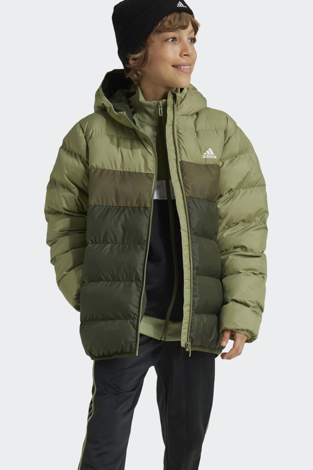 adidas gewatteerd jack olijfgroen