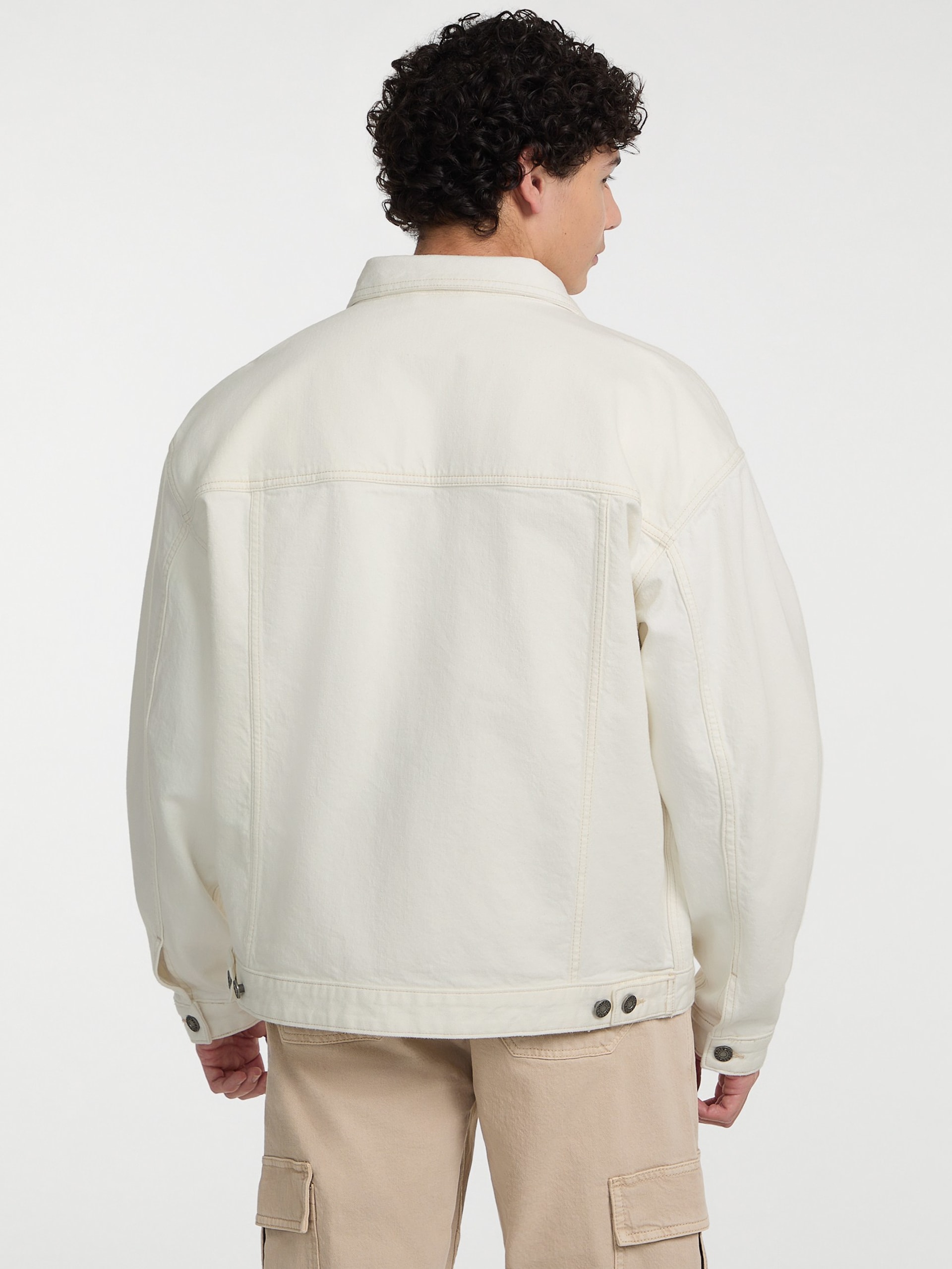 Jaqueta jeans oversized estilo caminhoneiro