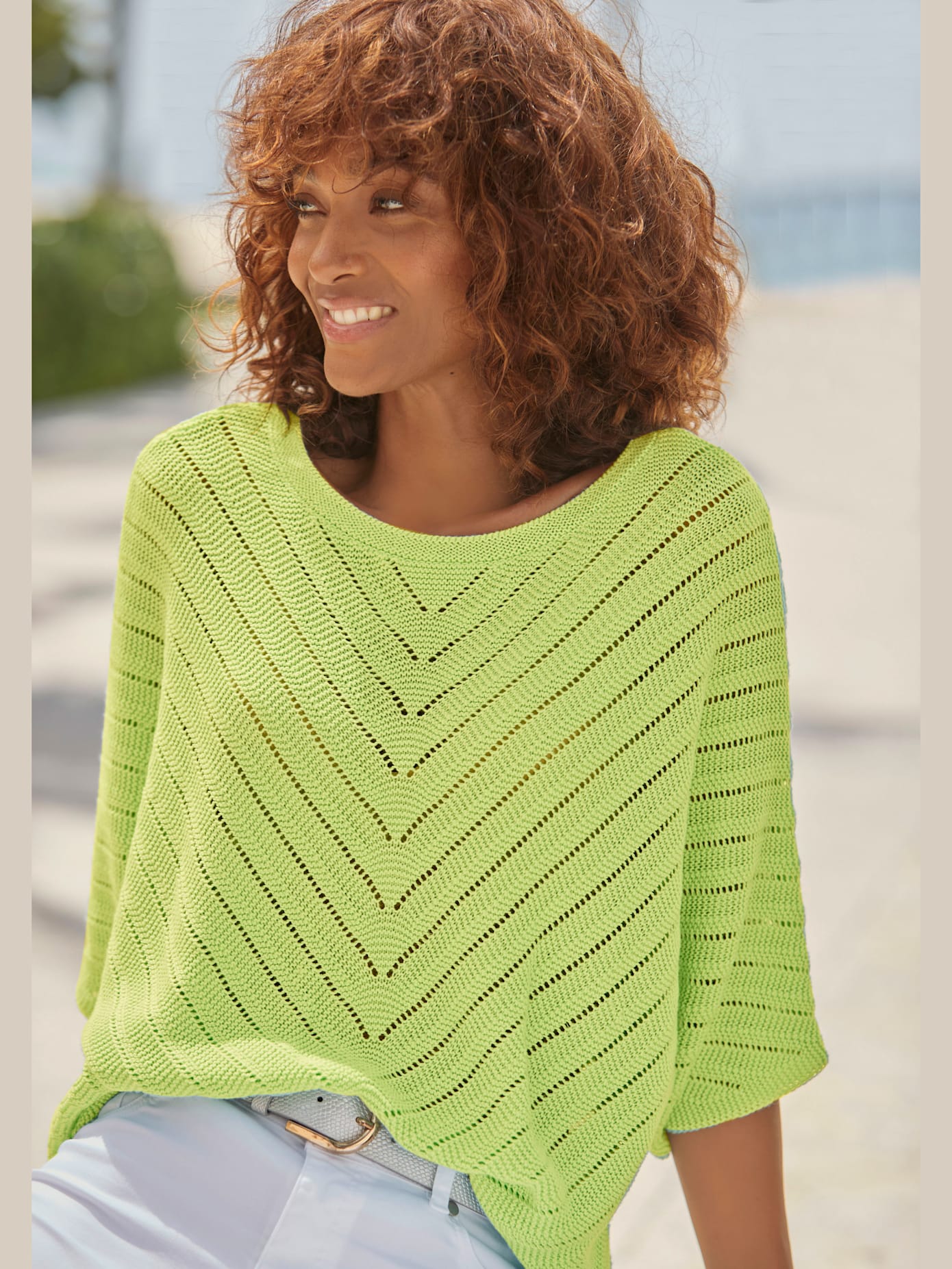 Pull ajouré encolure ronde