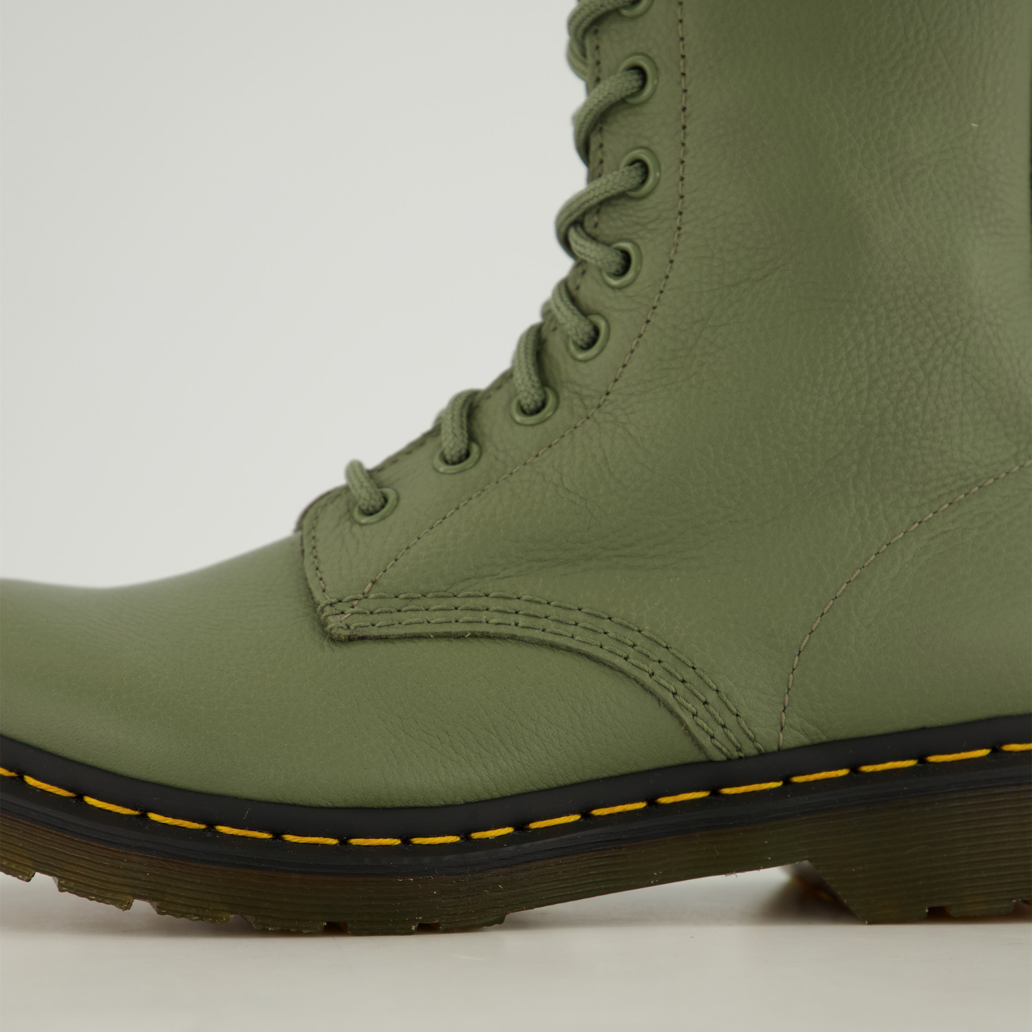 Dr. Martens 1460 Pascal