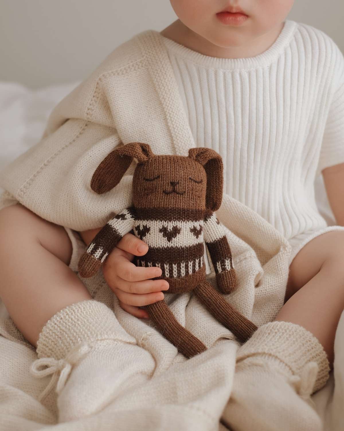 Kosebamse – Håndstrikket Alpakkaull | Bunny Knit Toy