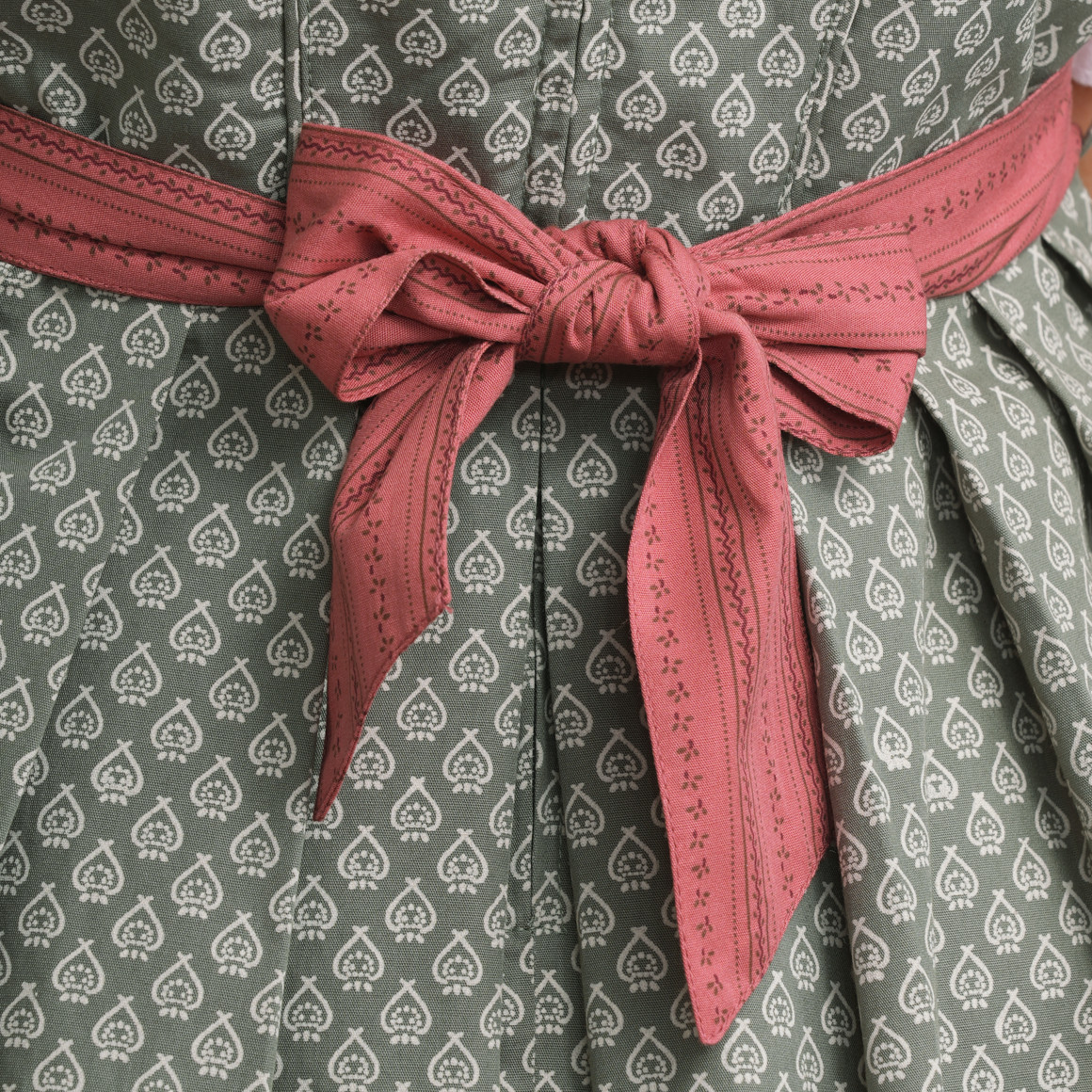 Topolino Mädchen Dirndl mit Allover-Muster dunkelgrün / rosa