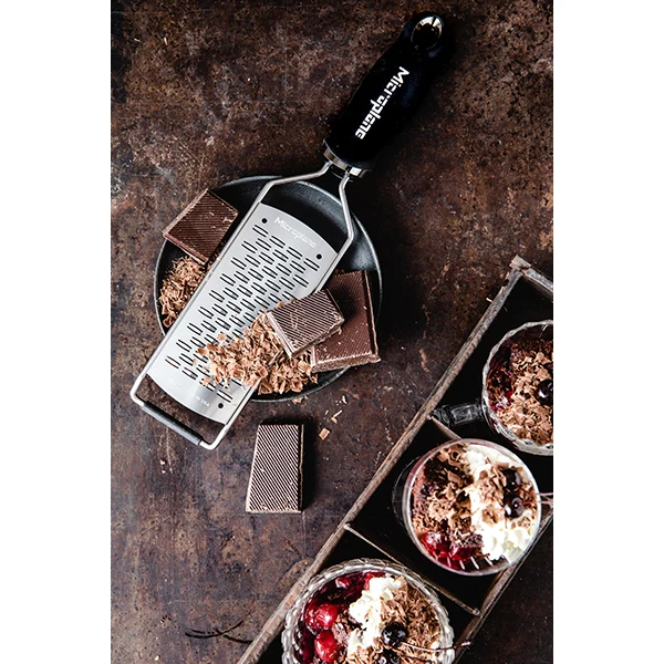 Râpe à fromage double tranchant Gourmet noir Microplane