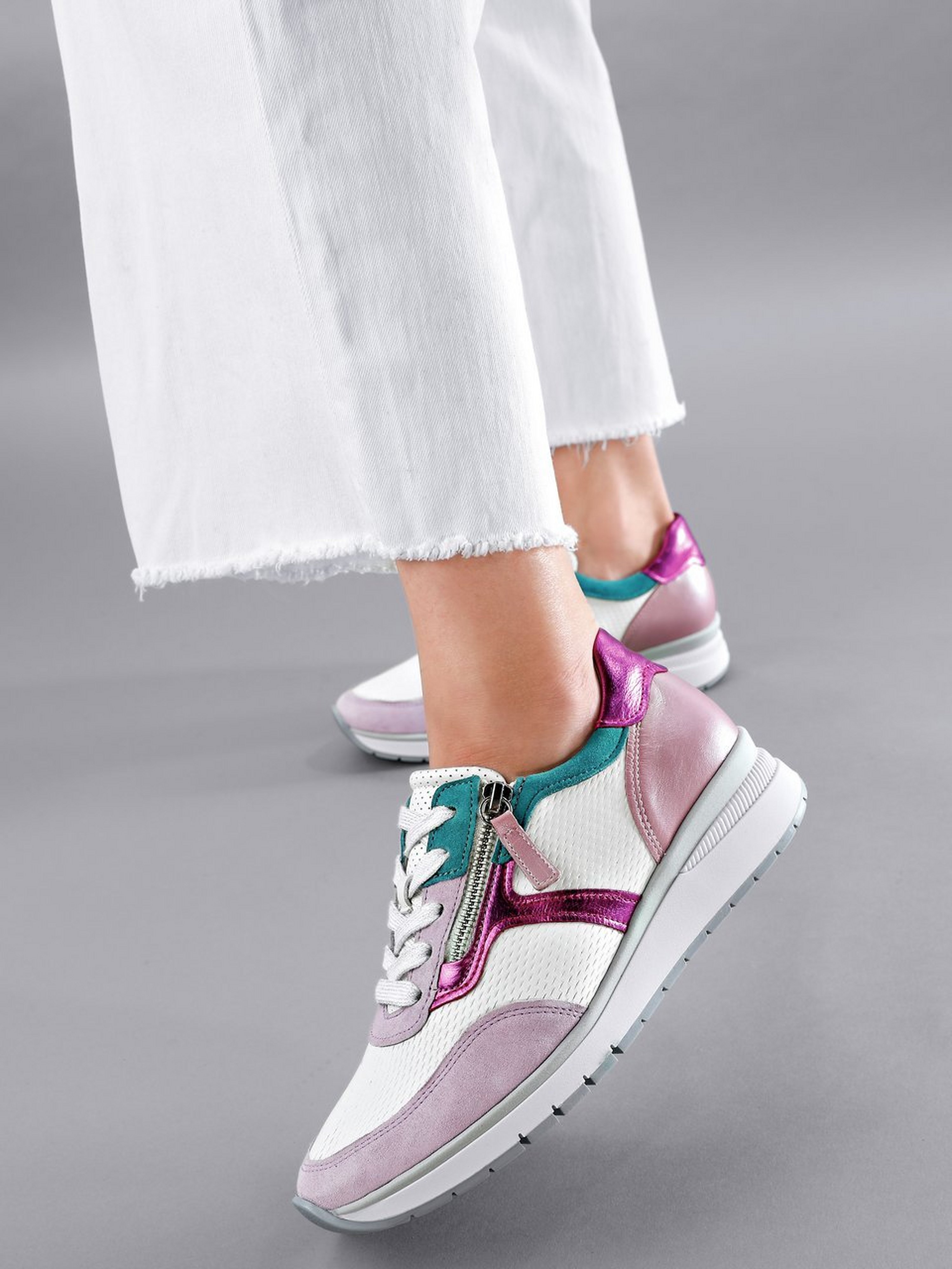 Sneaker