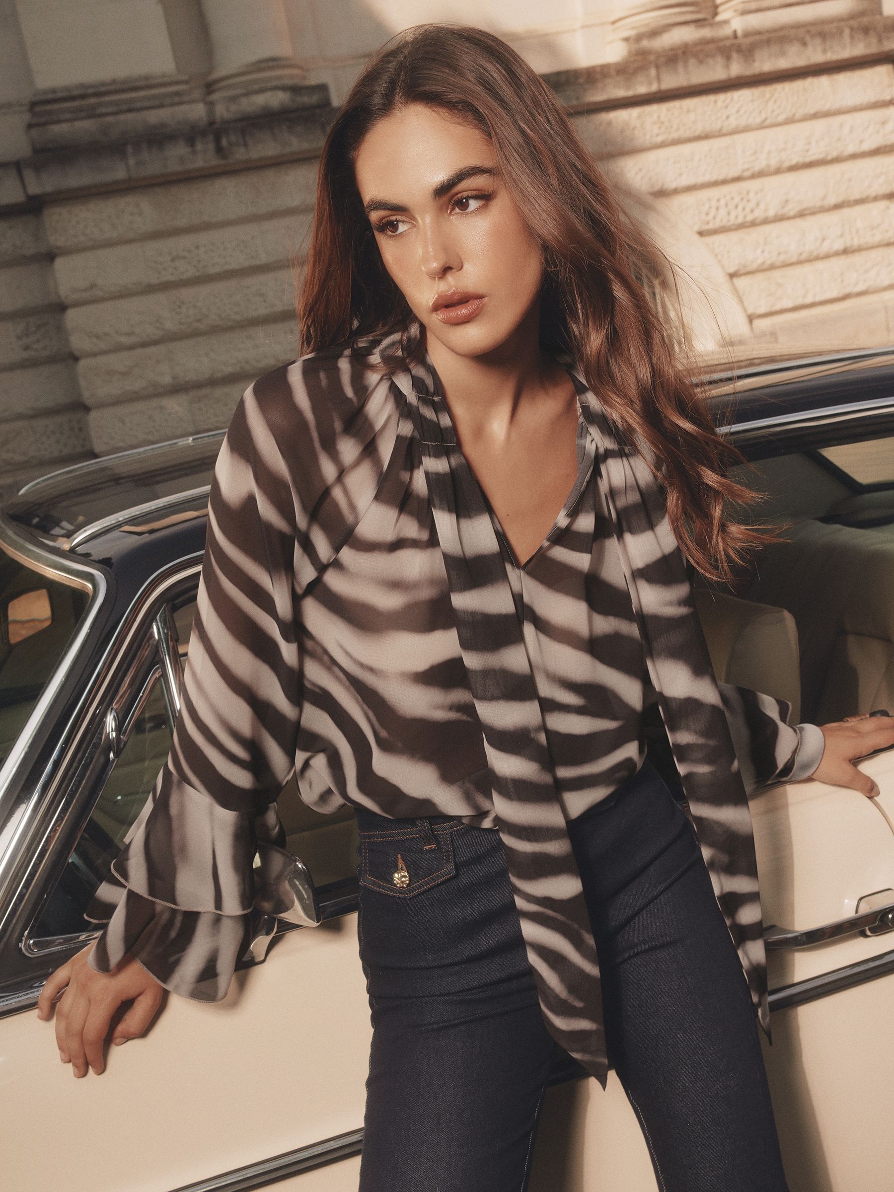 Monochrome Zebra Shirt - Lipsy - Blouse met grote strik