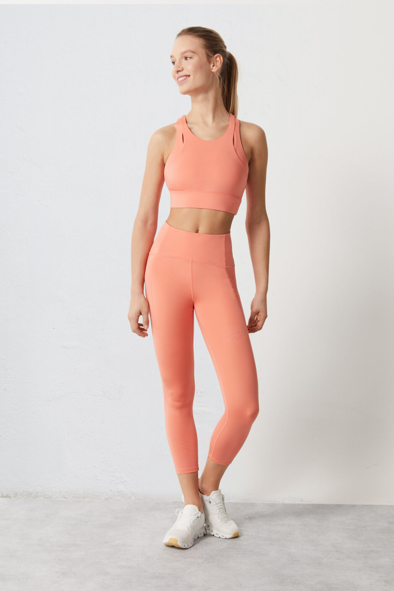 Sutiã esportivo Coral 4D Stretch com recortes - Vermelho
