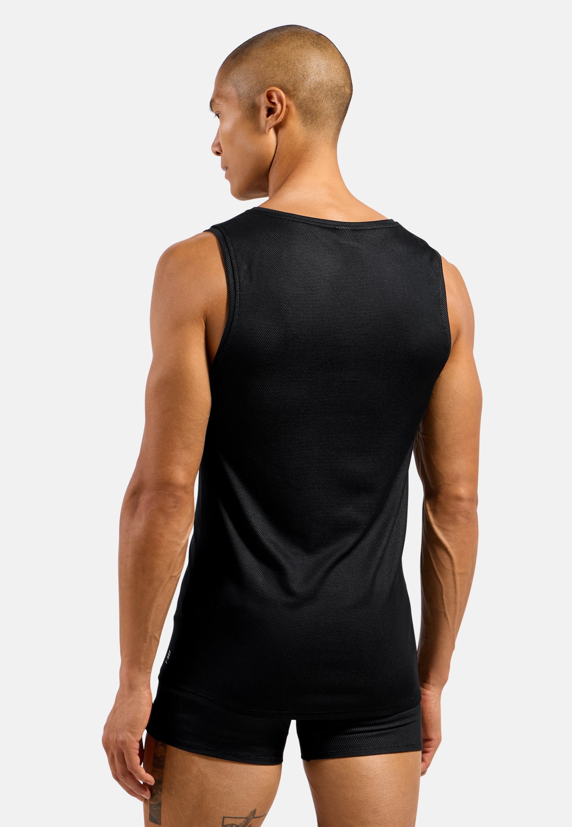 Active F-Dry Light Base Layer Singlet in black