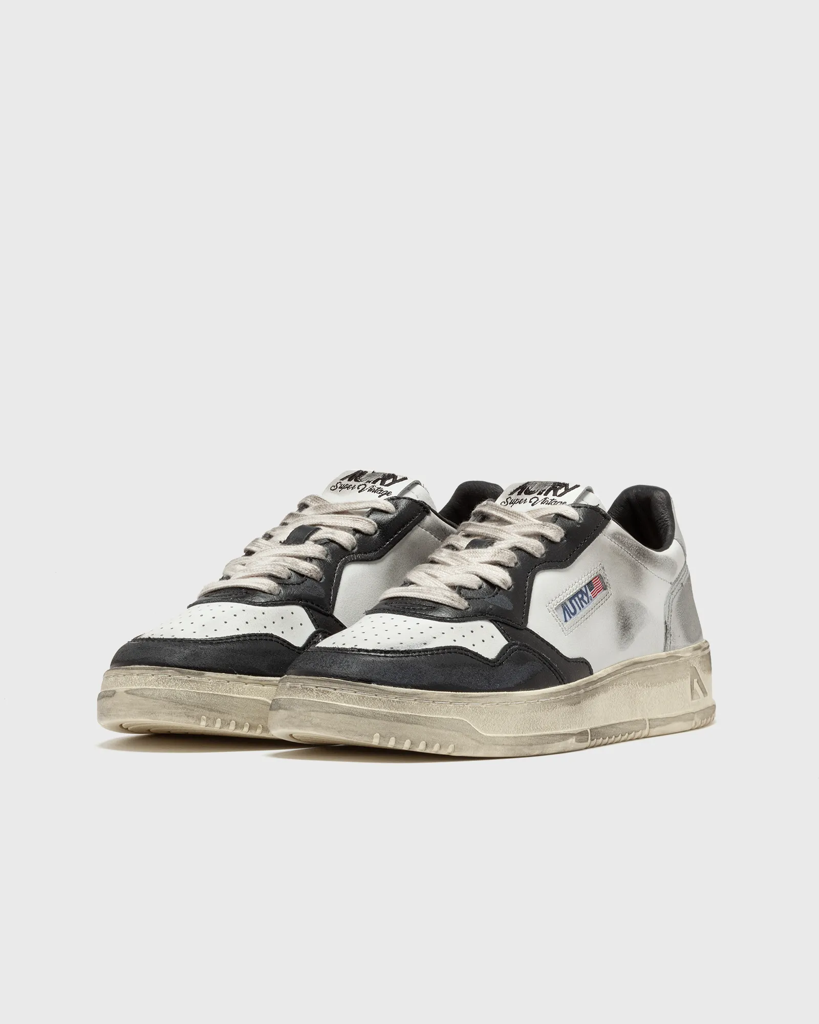 Autry Action Shoes WMNS SUP VINT LOW