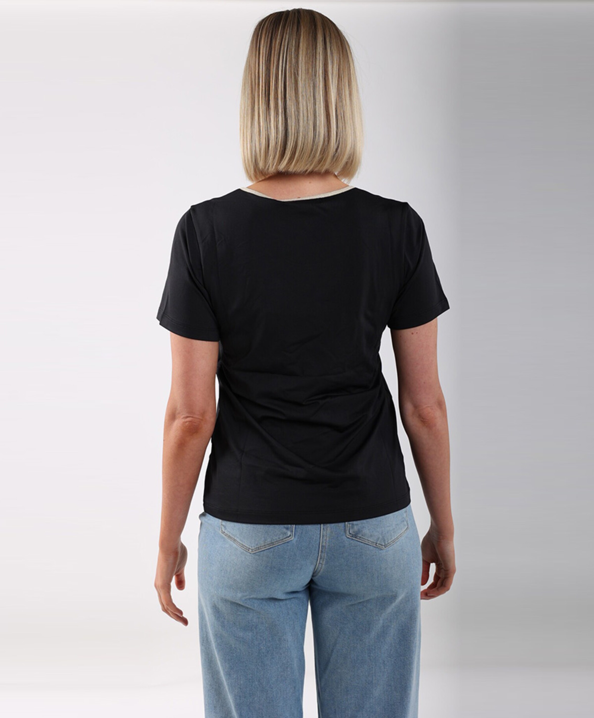 Nukus Dames T-shirt zwart