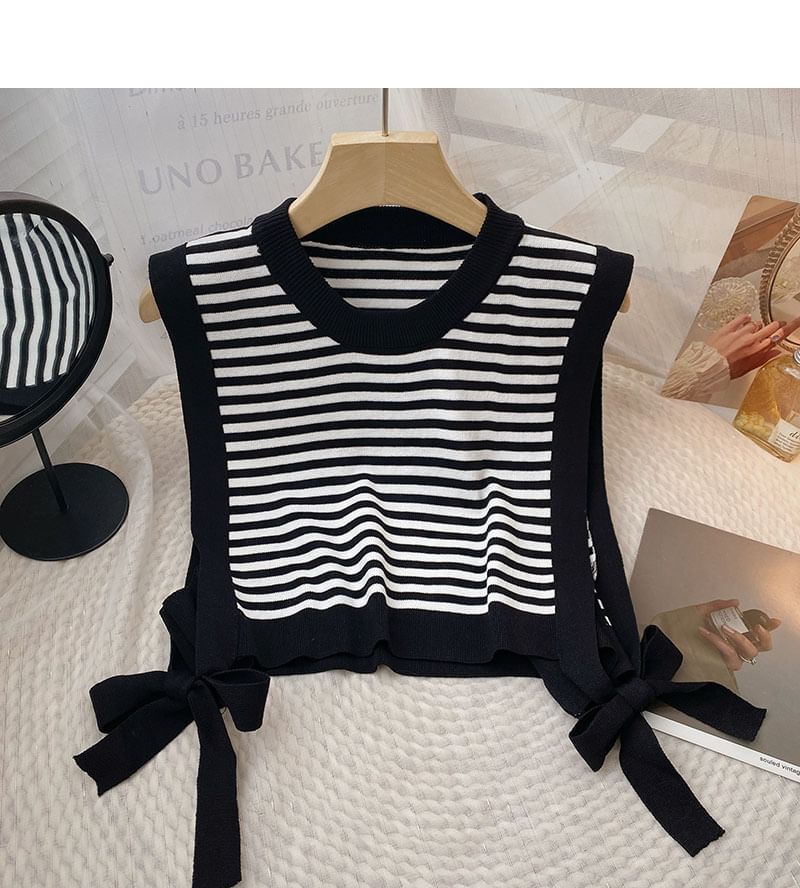 DIYI - Gestreept vest met ronde hals en vetersluiting
