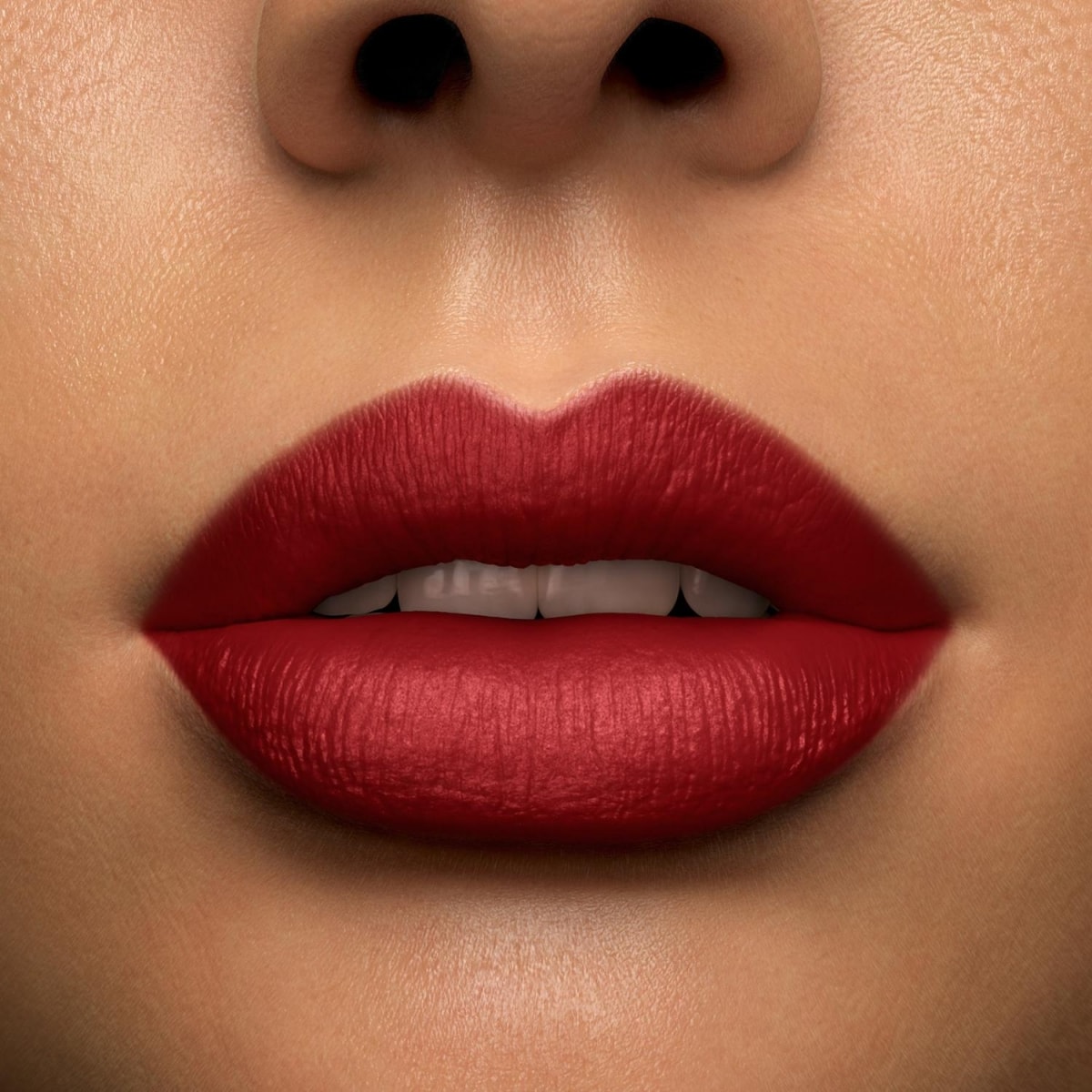 LANCÔME L'Absolu Rouge Drama Matte Rouge à Lèvres Mat Poudré – Tenue &  Confort Longue Durée