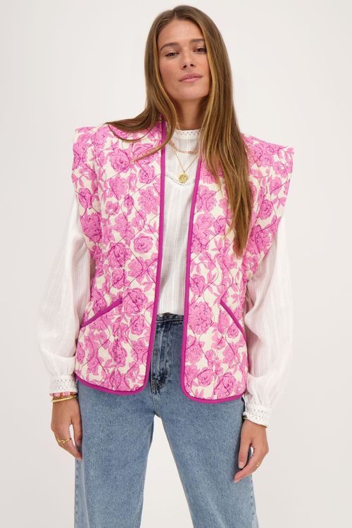 Beige gewatteerd gilet met roze en paarse bloemenprint