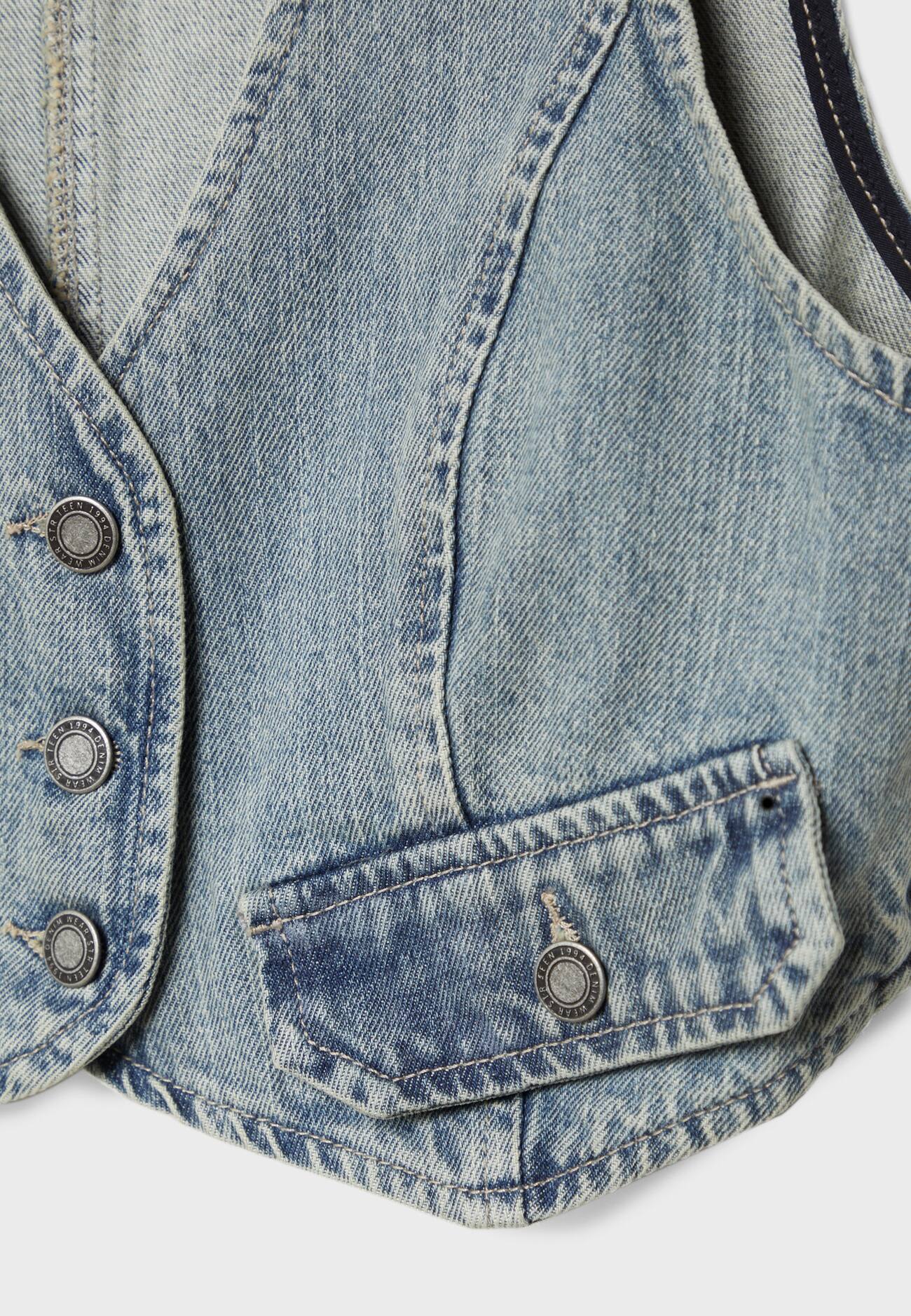 colete jeans com botões