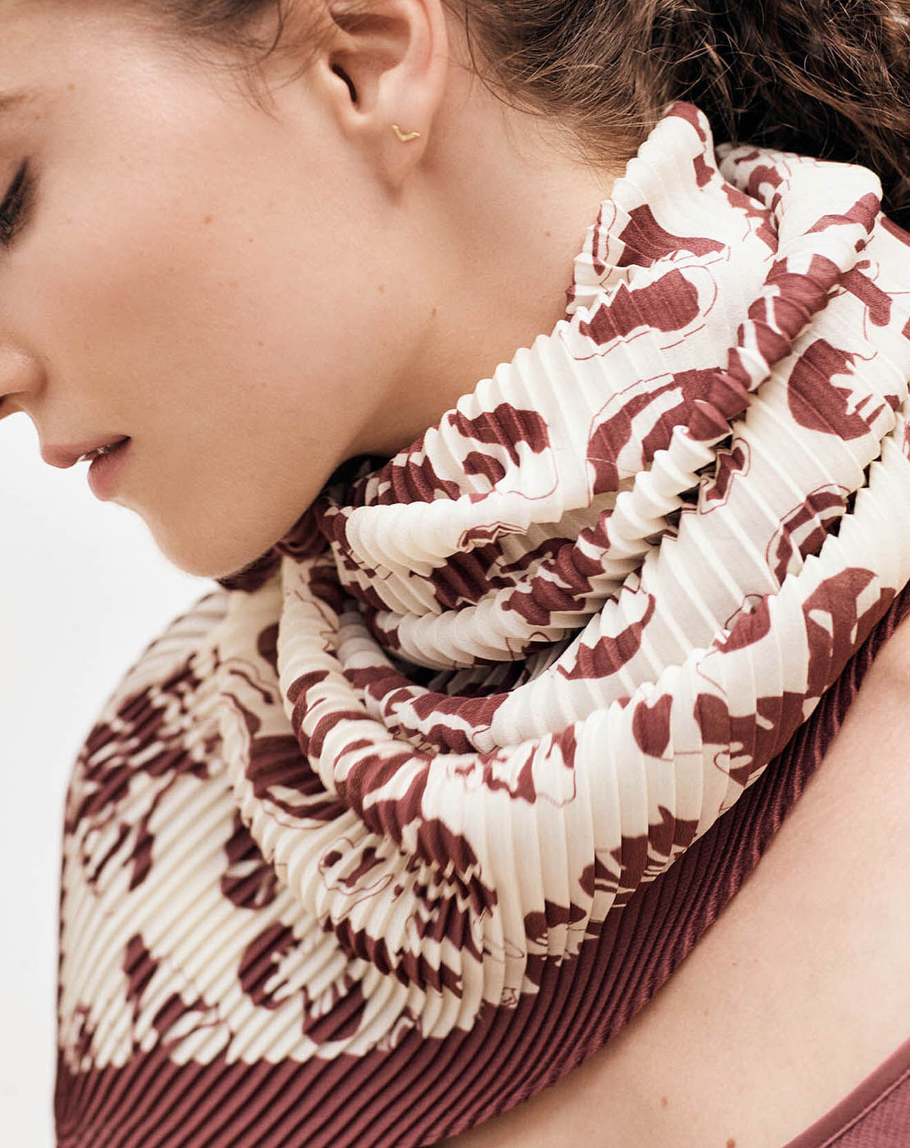Caroll Foulard Celia ivoire/rouge - 90x75 cm